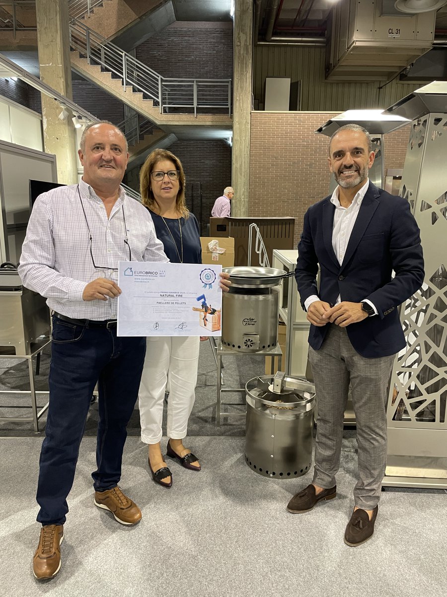 CETEM_CT's tweet image. ¡Enhorabuena a nuestro asociado #NaturalFire por su reconocimiento en los premios @Eurobrico 2024! 🎉 Su innovador paellero de pellets ha sido galardonado, destacando una vez más su compromiso con la innovación y packaging. 🔥