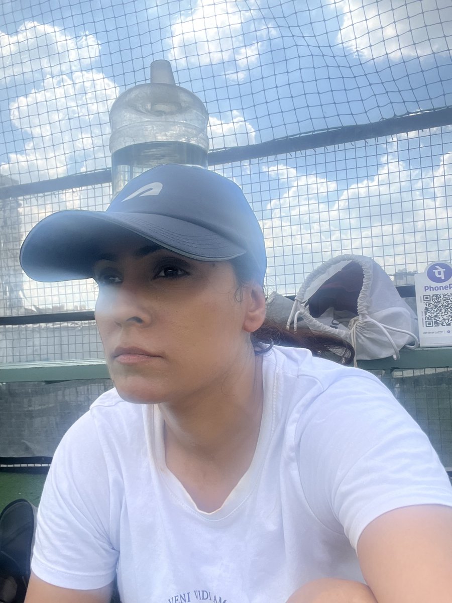 Mumma's cap... Papa's cap... 🤷‍♀️ https://t.co/EMjVtRR5hh