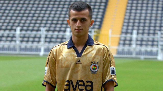 İlhan Parlak: "Elit Tur’da ve Avrupa Şampiyonası’nda 19 yaşında gol kralı oluyorsunuz. İspanya'da Piqueler, Matalar, Capeller’e, Portekiz’e karşı gol atıyorsunuz. Avrupa'nın en iyi kulüpleri o turnuvaları izliyor. Bizim Türkiye’deki gibi değil sistem. Bana Ertuğrul Sağlam