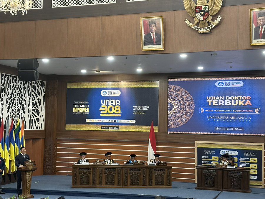 GusbibDC's tweet photo. Selamat &amp; Sukses kagem Yg Terpelajar Mas Menteri/Ketum Doktor AHY atas diraihnya gelar Doktor dari Universitas Airlangga Surabaya, dg Predikat CUM LAUDE.

Semoga gelar &amp; ilmunya berkah &amp; manfaat bagi masyarakat, bangsa dan negara. 

Mas AHY sangat bangga
@AgusYudhoyono https://t.co/CCkOdOBpQu
