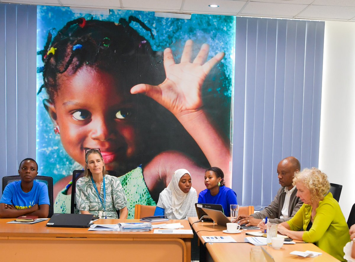 CanadaTanzania's tweet photo. Kampeni ya #BintiShikaHatamu , 🇨🇦 imefarijika kwa uwepo wa Habiba kuungana katika majadiliano juu ya usalama kwa watoto. Tunafahari kwa kazi ya Habiba katika kuhakikisha kesho salama kwa watoto wa 🇹🇿! 🇨🇦 inawezesha watoto kupata huduma muhimu na ulinzi. Pamoja tunaweka alama! https://t.co/P14KHxR6Sc