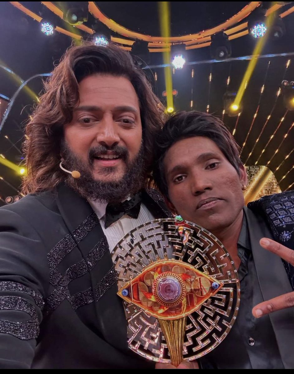 Team Riteish Deshmukh 🦋™️ tweet media