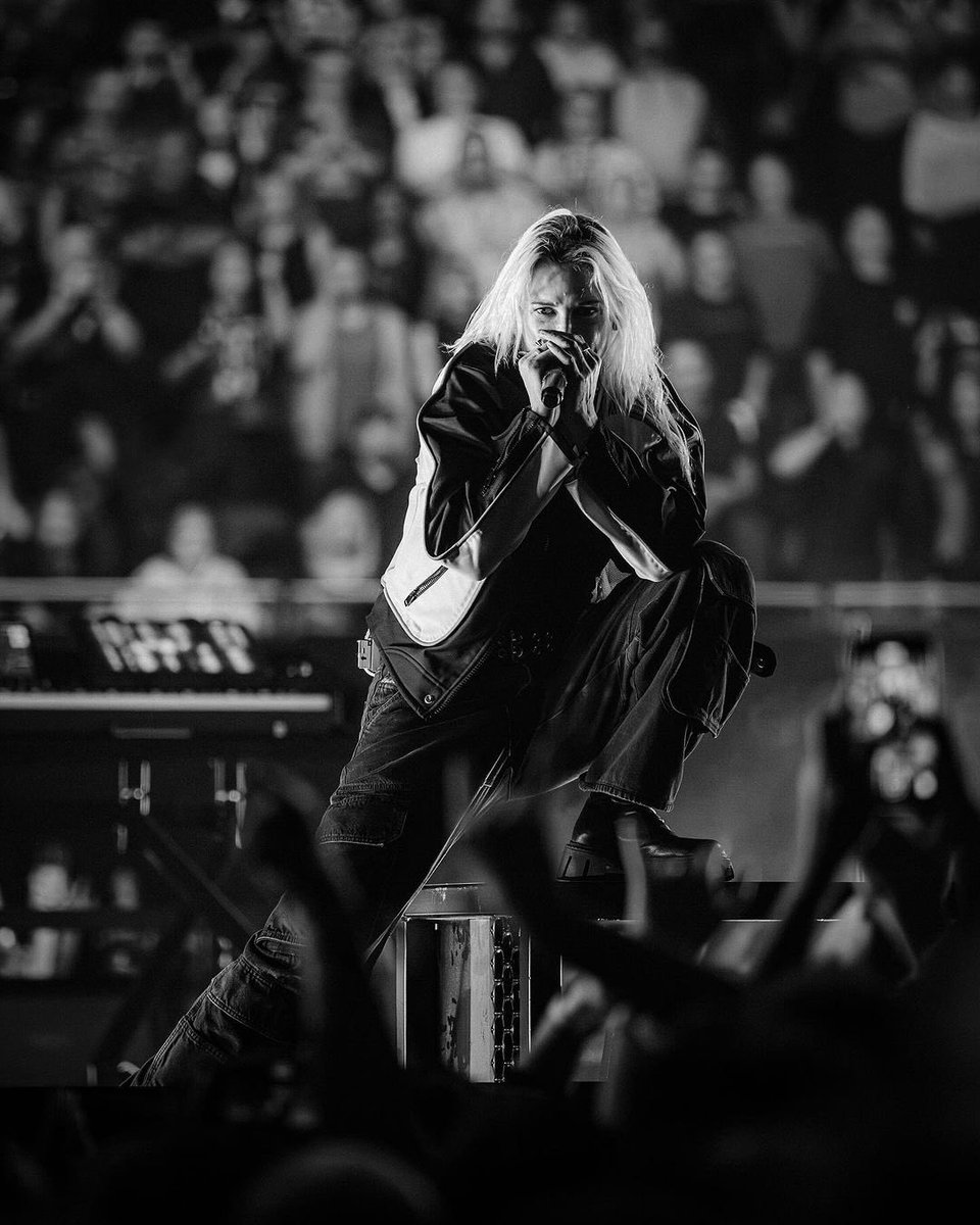 BroodingAnanas's tweet photo. Emily🤍

📸: James Bridle https://t.co/S18gNotBHI
