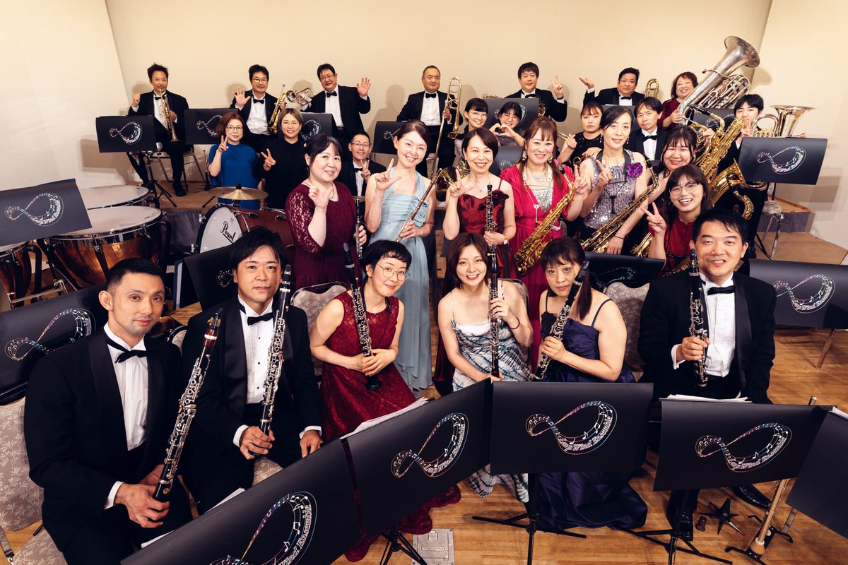 atsushi_kla's tweet photo. 先日の、L∞p Wind Ensemble 第1回定期演奏会。
https://t.co/MCkMiNShHX
https://t.co/A12Y9SxxLj
いままで経験のないこと盛りだくさんで、とても楽しかったです。
昔の仲間と再会した喜び、新しく繋がった縁。
とても温かく、大きなエネルギーを感じることのできた舞台でした。
#LoopWindEnsemble https://t.co/KDuhijWLnc