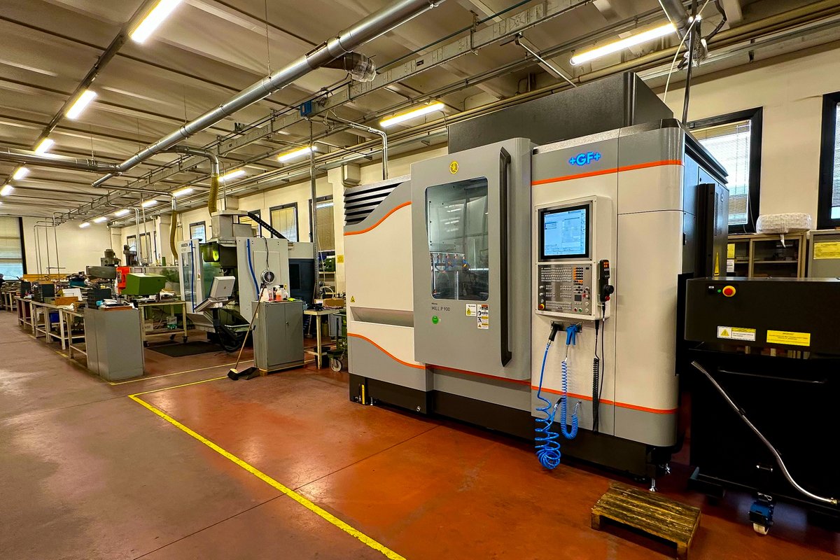 fmpartec's tweet photo. The mold workshop dept is being strengthened with the addition of a new Mikron MILL P900 machining center, the top model of GF+,which will allow the production of high-quality molds and matrices, with the support of the most advanced 4.0 techs #machiningcenter #millp900 #fmpartec https://t.co/NdClxxszGn