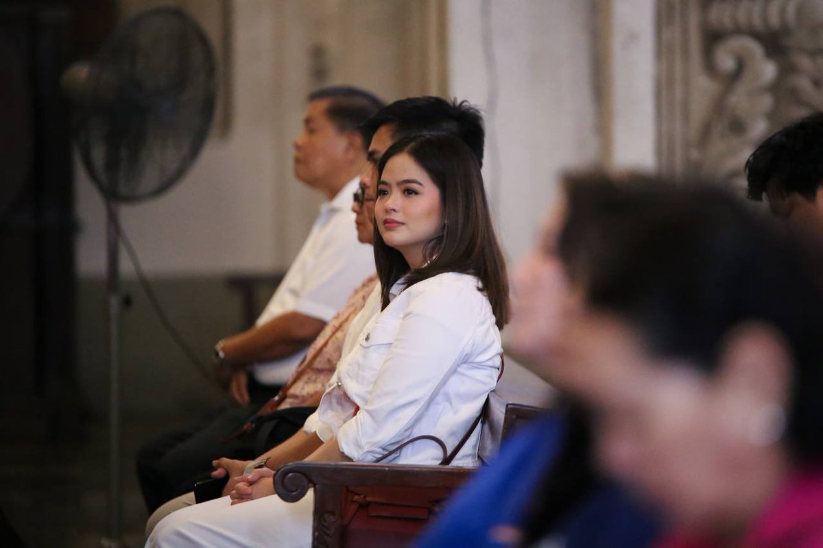bamaquino's tweet photo. Maraming salamat po sa mga nakasama natin sa holy mass bago tayo pormal na mag-file ng COC sa pagka-Senador kahapon. Ramdam ko po ang inyong suporta’t pagmamahal at masaya akong kasama ko kayo sa laban na ito 🙏🏻🇵🇭 #BamAquino2025 #BamAquinoSaSenado #LibrengKolehiyoSiguradongTrabaho