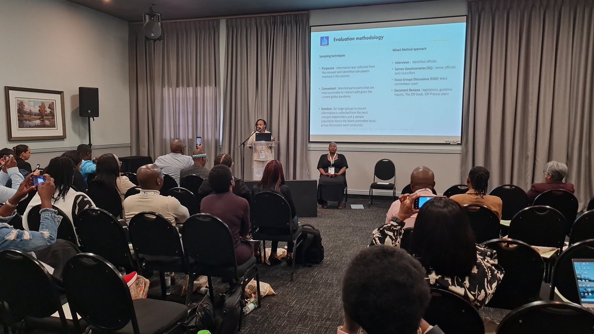 Phindile Nonyane of <a href="/eThekwiniM/">eThekwini Municipality</a> presenting on the power of #rapidevaluation in highlighting challenges and enhancing good governance in the adaptive management strand <a href="/SAMEA_ZA/">SAMEA</a> #sameaconference <a href="/JETEdServices/">JET Education Services</a>