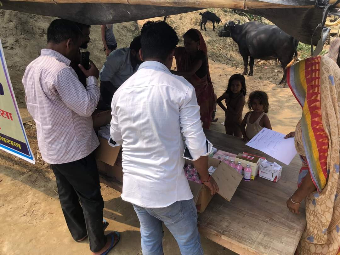 NitishMaithil's tweet photo. बाढ़ राहत शिविर के नवें दिन स्वामी विवेकानंद कैंसर अस्पताल के तरफ़ से हमारे कैम्प पर निःशुल्क चिकित्सा शिविर लगाया गया है।

आपका सहयोग,हमारा प्रयास निरंतर जारी है https://t.co/8HLSdfNQ79