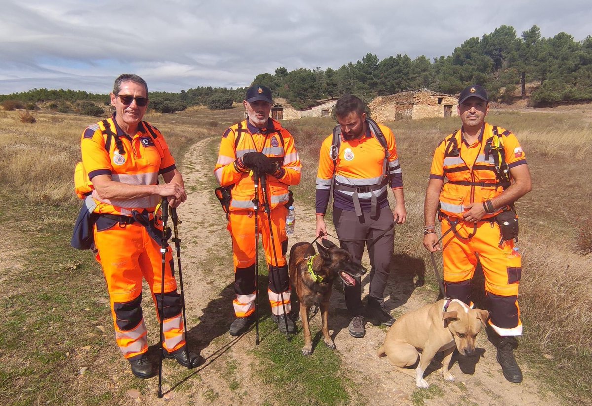 📸 El pasado sábado, cinco miembros de nuestra Agrupación, junto con dos de sus perros especializados en búsqueda, nos desplazamos a la provincia de Segovia para colaborar con <a href="/QSDglobal/">QSD desaparecidos</a> en una nuevo intento de localizar a Teodoro González.