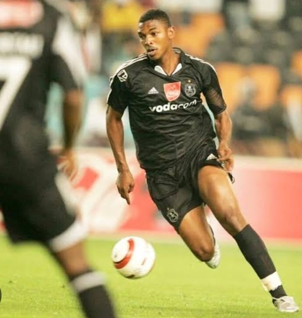 Thuso4u's tweet image. Someone seeing this post isn't aware that Kennedy Mweene has more career goals than Phumudzo Manezhe