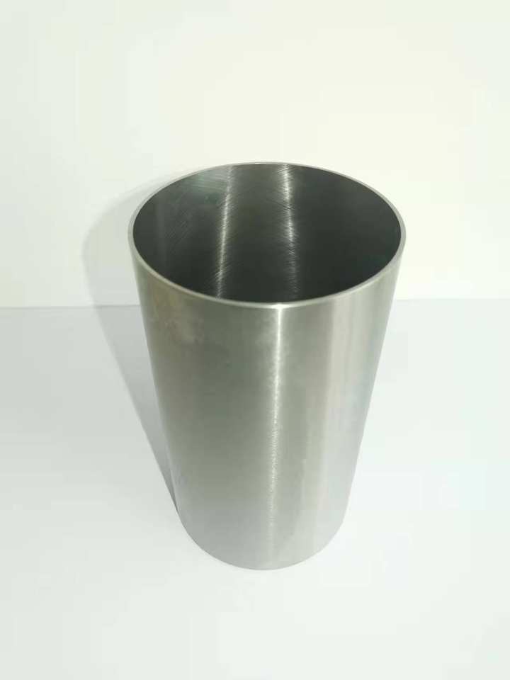 KOSMISCH_'s tweet image. 🚀 Elevate your #DieselEngineParts game with our expertly crafted cylinder liners! Precision and attention to detail are our hallmarks. Discover superior performance here:  bit.ly/3HifQky 💪🔧 #EngineExcellence #KOSMISCH allan@cnizumi.com +86-15059792669