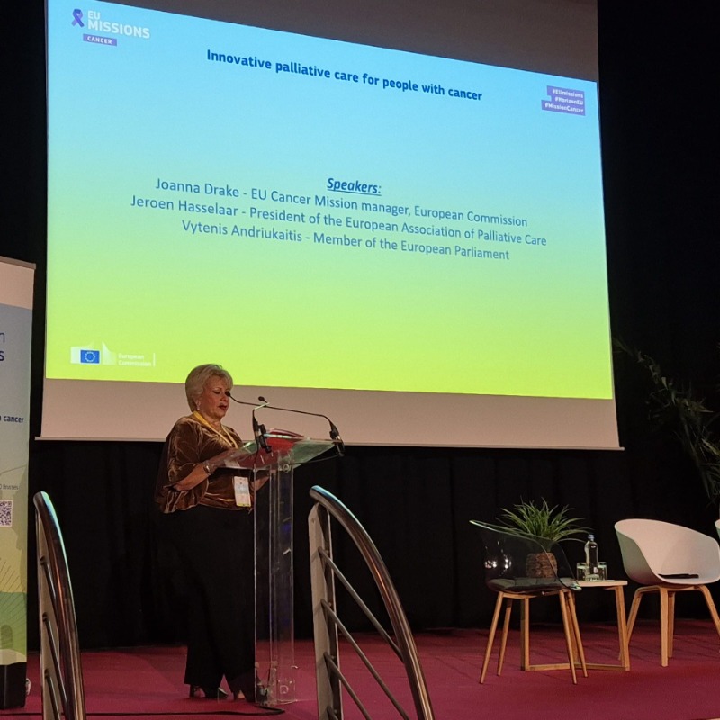 HorizonEU's tweet photo. Today’s #PalliativeCareConference2024 brings together:
🥼 Researchers
🏥 Health care providers
📃 Policymakers

... from across the EU, to share their expertise on how to improve palliative care &amp; to identify together possible solutions.

📺 Join the livestream! 👇