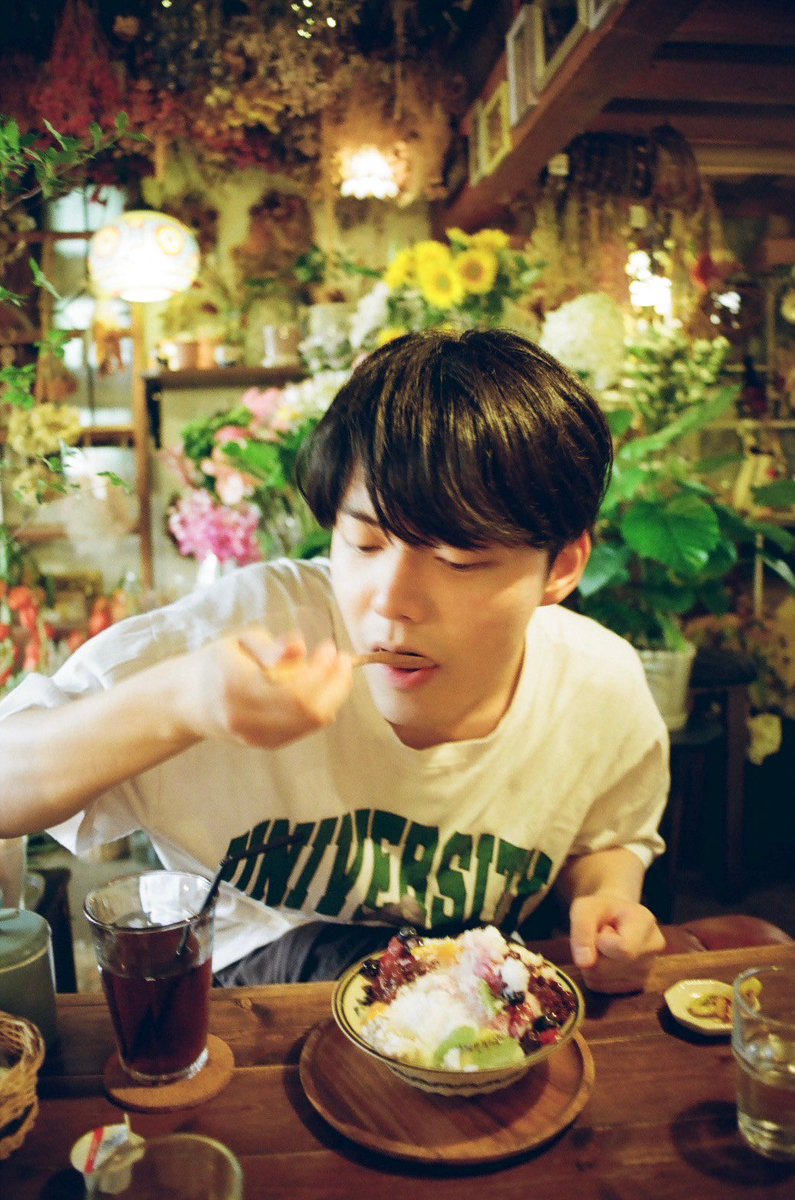 nojimatoya's tweet photo. 友達(@pashaRIRICO )に写真撮ってもらいました。沢山ご飯食べました🍚
いい写真ばかりで、4枚に厳選大変でした、、🕊️ https://t.co/O5V1Cjk5eR