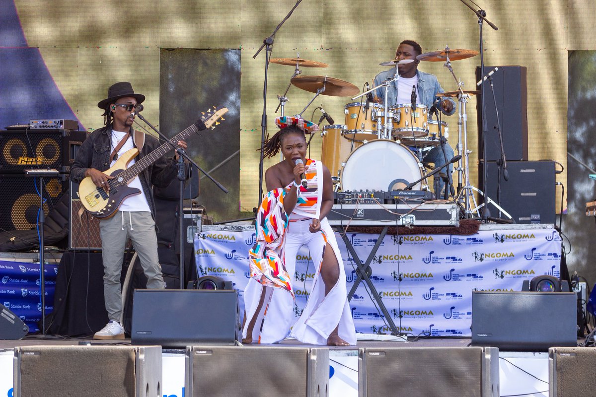 scriptsandbars's tweet image. @CingiVoice @MeetLuminous @bushbabyxrated delivered an incredible performance at the Scripts and Bars Showcase at Jacaranda Music Festival.

@SouthernAfrArts @jacarandamusicf 
@kaymediaafrica

 #SJMF2024 #ScriptsandBars #BritishCouncil #BCSSAArts