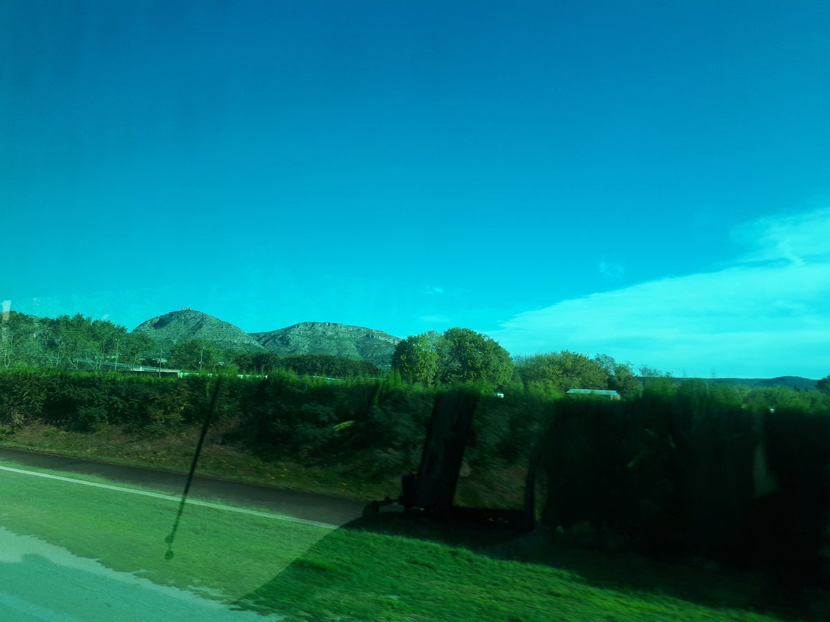 Sortida de treball de camp del grup de 1r curs de <a href="/Geografia_UAB/">Geografia UAB</a> amb els professors <a href="/acebolladaf/">Àngel Cebollada</a>, Marc Castelló, Mario Padial i Joan C. Llurdés: primera parada, el cim del Montgrí.