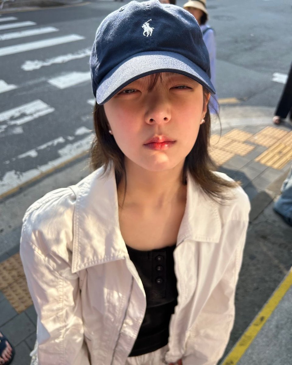 아일 tweet media