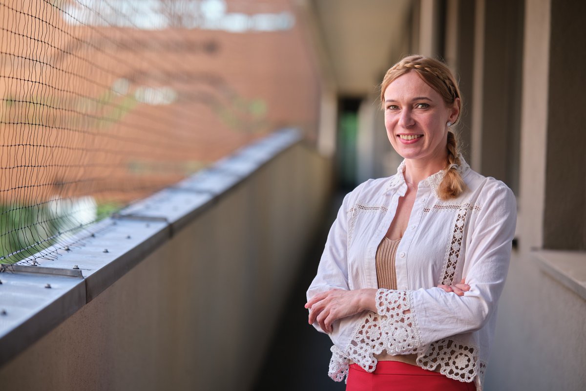 Dr inż.Róża Szweda z UAM z laureatami grantów ERC apeluje o zwiększenie środków dla NCN, mówiąc,że to kluczowe dla polskiej nauki na arenie międzynarodowej. Po wystosowaniu listów do premiera i ministra nauki, sygnatariusze spotkali się z dziennikarzami,kierując uwagę na problem.