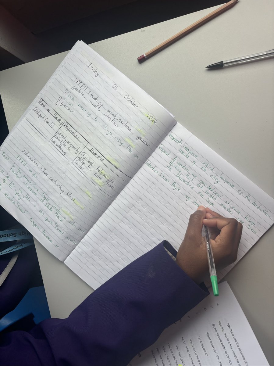 #TeamYear8 were amazing in English this morning! Well done to Arwen and Riley for winning Golden Tickets! 💫🎉