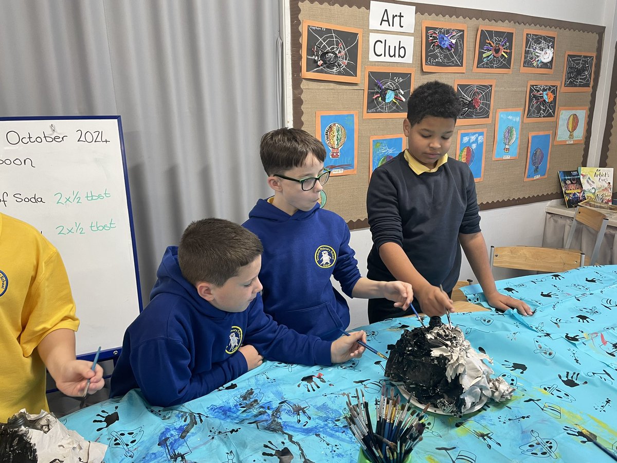 sandaigprimary's tweet photo. P6 painting volcanoes and discussing black holes, white holes and researching what happens when both come together- wormholes!!! Fantastic scientific thinking! π§π @STEMGlasgow
@STEMLearninguk
@RAISEScotland
@EdScotSciences
@NASAEarth
@STEMLearningUK
#STEMGlasgow
@STEMGlasgow https://t.co/SkR0hdPWdF