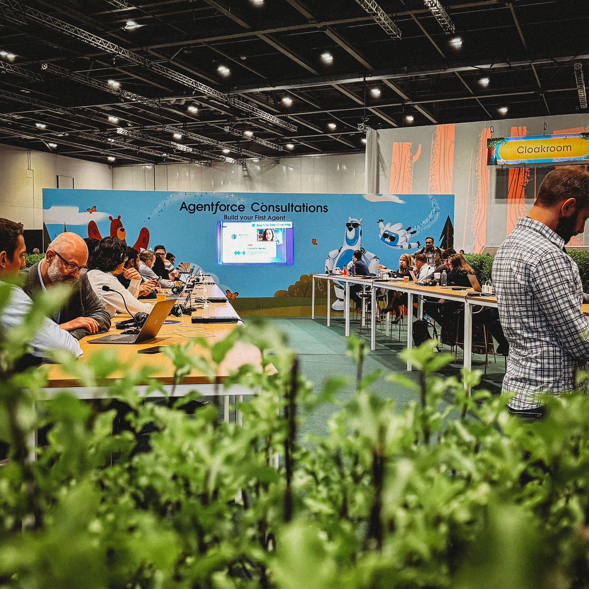 SalesforceUK's tweet photo. It's time for #AgentforceTour 2024! ☁️

Who's ready for an action-packed day of AI innovations with Agentforce? 🤖

We're all set up and looking forward to seeing you at the ExCeL! Follow along for some exclusive BTS content from the show floor. https://t.co/HYsRYxCQ6H