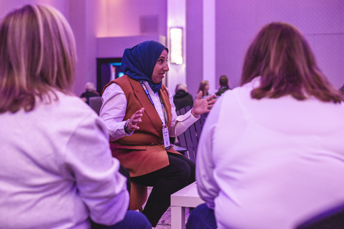 SPOHOXperience's tweet image. Lectures will lose an audience if a room full of CHANGE-MAKERS are told to sit quietly and listen all day long. 
Every single person in the room has a voice at SPOHOX™.
Ready to get off the bench and into the game? site.pheedloop.com/event/spohox24…
#SpoHoX24 #SportHosting #SportTourism