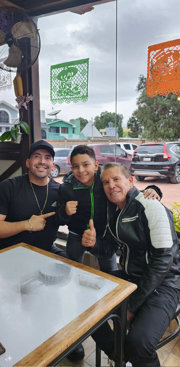 Gracias por el tiempo <a href="/Jcchavez115/">Julio César Chávez</a> y todo el apoyo a David "mini JC" Aguirre 🇲🇽✍️👑