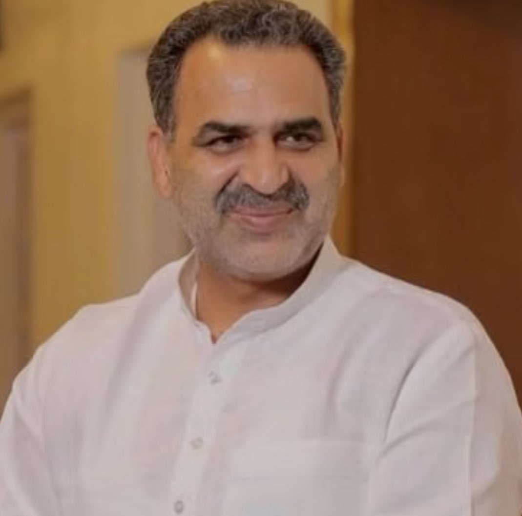 हरियाणा में भाजपा आज जब विजयी हुई है तो पश्चिम UP से आने वाले इस जाट नेता को मत भूल जाइए।

जब पूरा देश भाजपा के लिए एंटी जाट नैरेटिव में था तब भी पैर जमाए खड़ा रहा और हरियाणा में दो महीने में परिश्रम की पराकाष्ठा करके 500 से अधिक सभाए करके माहौल बदल डाला।

आपका बहुत अभिनंदन संजीव