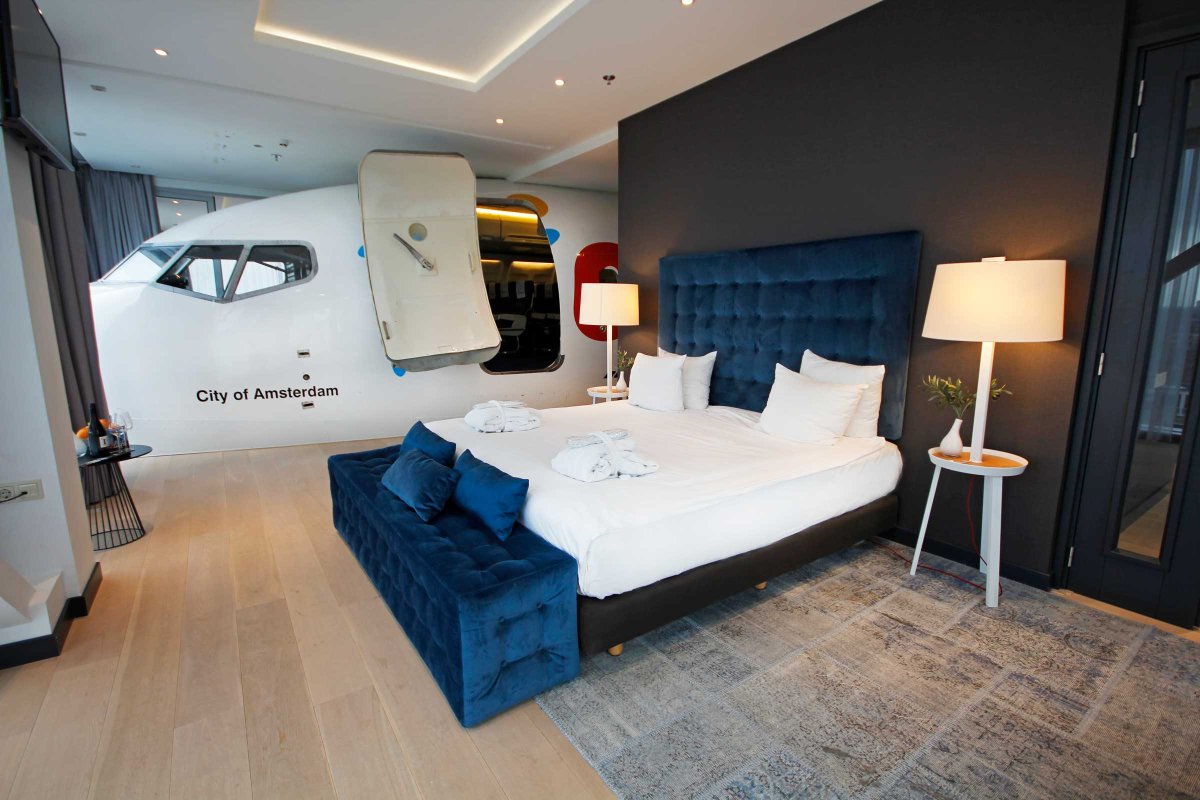 Hoi! 🌍 Heading to Bitcoin Amsterdam? Why not stay in style! ✈️ Check out  the 737 Cockpit Suite at Corendon City Hotel—perfect for crypto  enthusiasts. Ready to book? 🚀 👉 More details