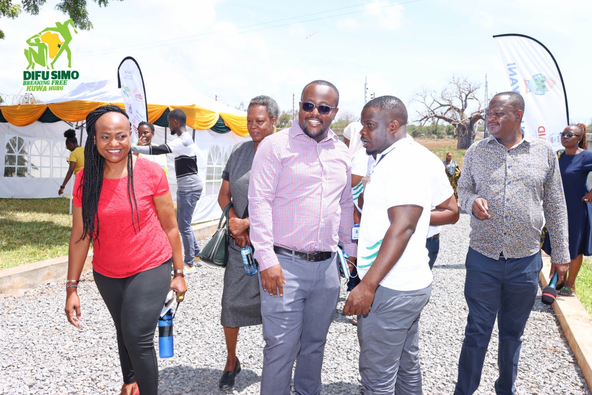 eliaskeke1's tweet photo. Empowering employees means more than just giving them tools to do their jobs it means supporting their mental health. A mentally healthy workforce is an empowered workforce.
#WorldMentalHealthDay
#DifuSimo4MentalHealth
#KilifiMentalHealth 
@BasicNeeds_KE. 
@KilifiCountyGov https://t.co/txcqmPwhas