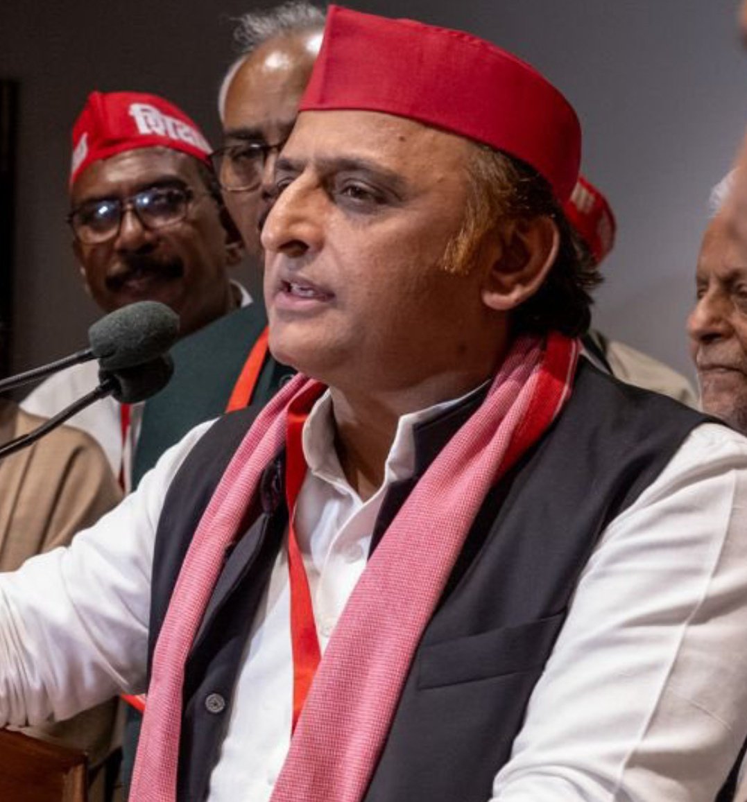 BJP पूरे भारत में सिर्फ इसी बंदे से हारी है,
बाक़ी जगह तो वो कांग्रेस का थूथन रगड़ देती है,

<a href="/yadavakhilesh/">Akhilesh Yadav</a>