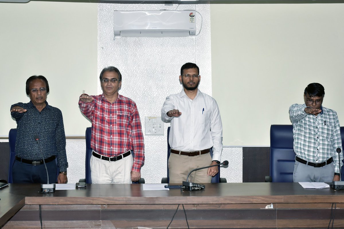 Collector & DM Amreli tweet media
