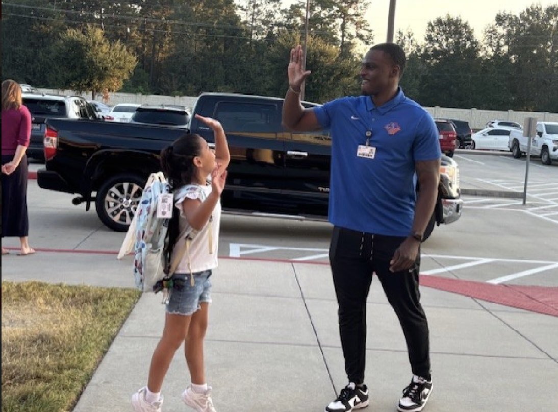 Grizzly morning drop off at Snyder Elementary