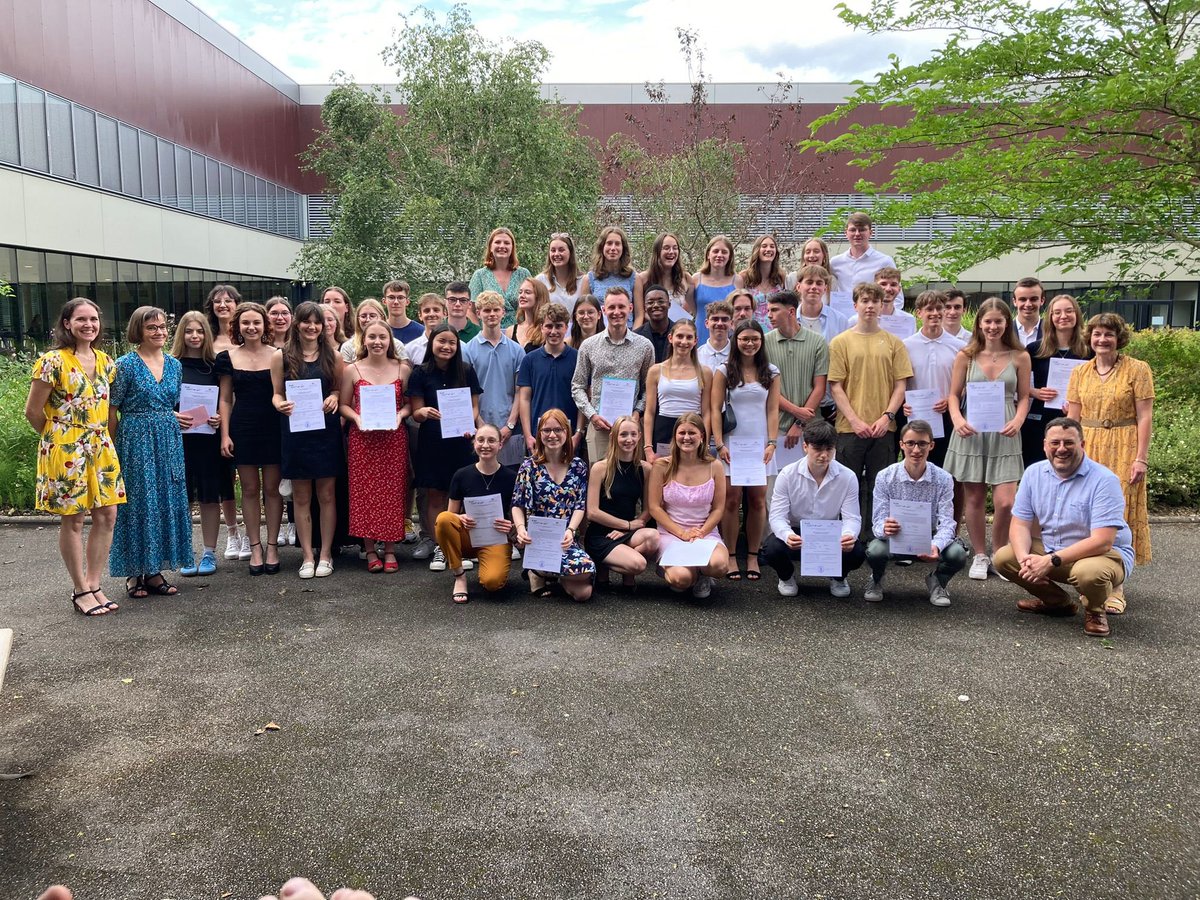 FELICITATIONS aux 46 lauréats du diplôme ABIBAC du lycée Robert Schuman en juillet 2024. Nous leur souhaitons une très belle poursuite de leurs études supérieures.