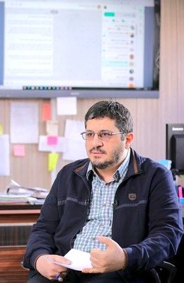 mohamadmsb's tweet photo. چیه فکر کردید عبدالناصر ، سیاح نگه میداره؟
اصلا کدوم مدیر دولتی دیوانه ای که دنبال حذف امضای طلایی باشه!؟

اصلا امضای طلایی محل قدرت و رانت مدیران دولتیه!

اونی که دیوونه و مجنون مردم و عدالت بود رفت وسط کوه های ورزقان و برنگشت! https://t.co/6Vwyrrbx6k