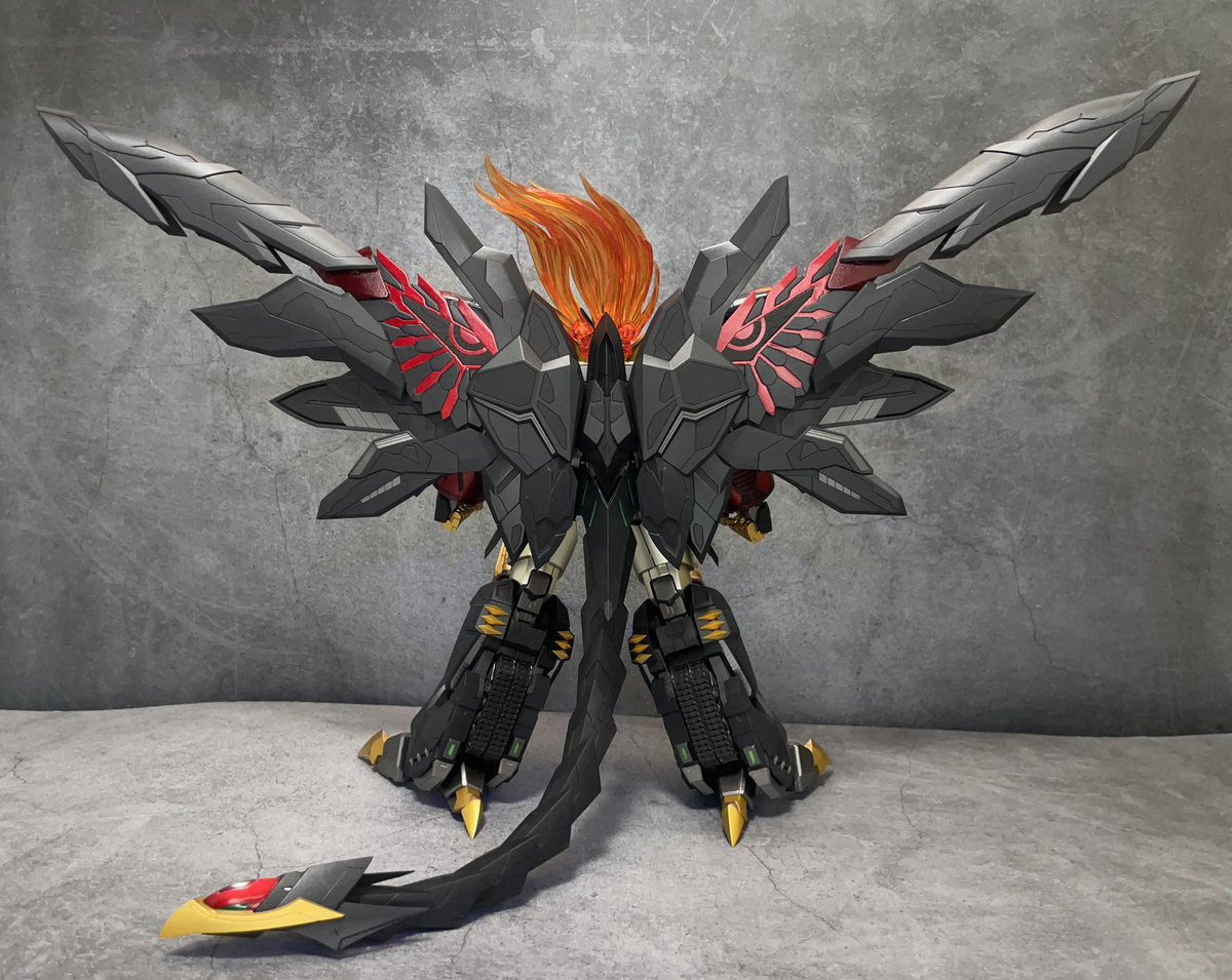 PoyonRider's tweet image. ジェネシックガオガイガー完成しました\(*Ü*)/
マスキングでできるだけ細かく塗り分けし、でも悪目立ちしないを意識してたらホントに目立ちませんでした( ᐛ )
でも成長には繋がったかな!
くぅ~っ!かっこいいぜ(੭ ᐕ)੭
#ジェネシックガオガイガー