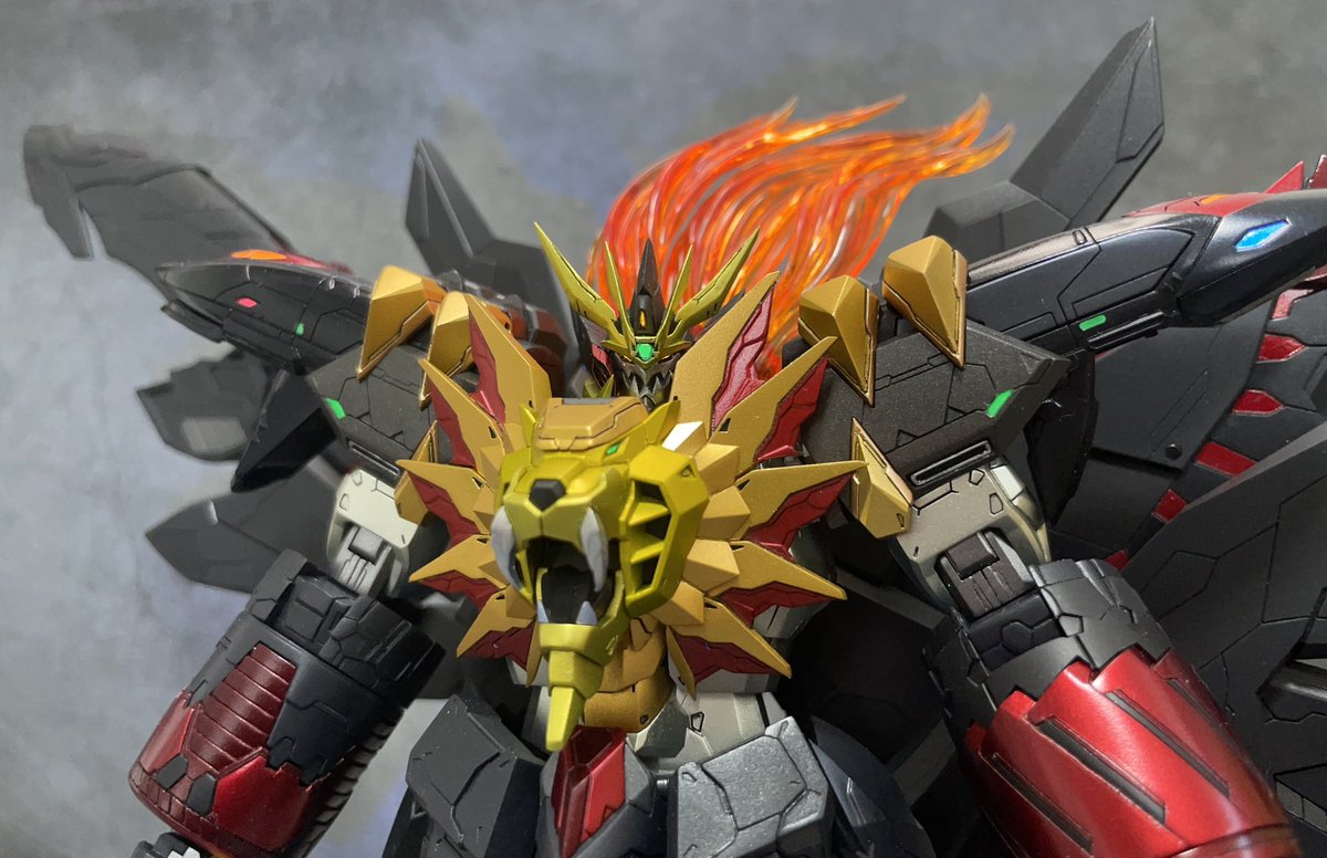 PoyonRider's tweet image. ジェネシックガオガイガー完成しました\(*Ü*)/
マスキングでできるだけ細かく塗り分けし、でも悪目立ちしないを意識してたらホントに目立ちませんでした( ᐛ )
でも成長には繋がったかな!
くぅ~っ!かっこいいぜ(੭ ᐕ)੭
#ジェネシックガオガイガー