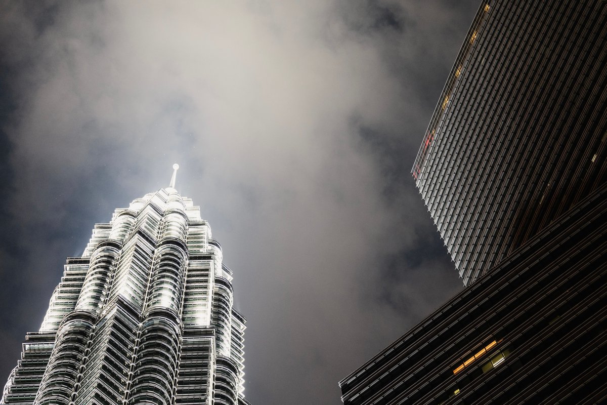 CscecM's tweet image. This October, we&apos;re excited to unveil our employee photography, calligraphy, and painting exhibition! 📸 Our talented colleagues at #CSCECMalaysia are sharing their creativity, with this edition highlighting stunning cityscapes of Malaysia captured by Luo Haoyu. #CSCECactivity