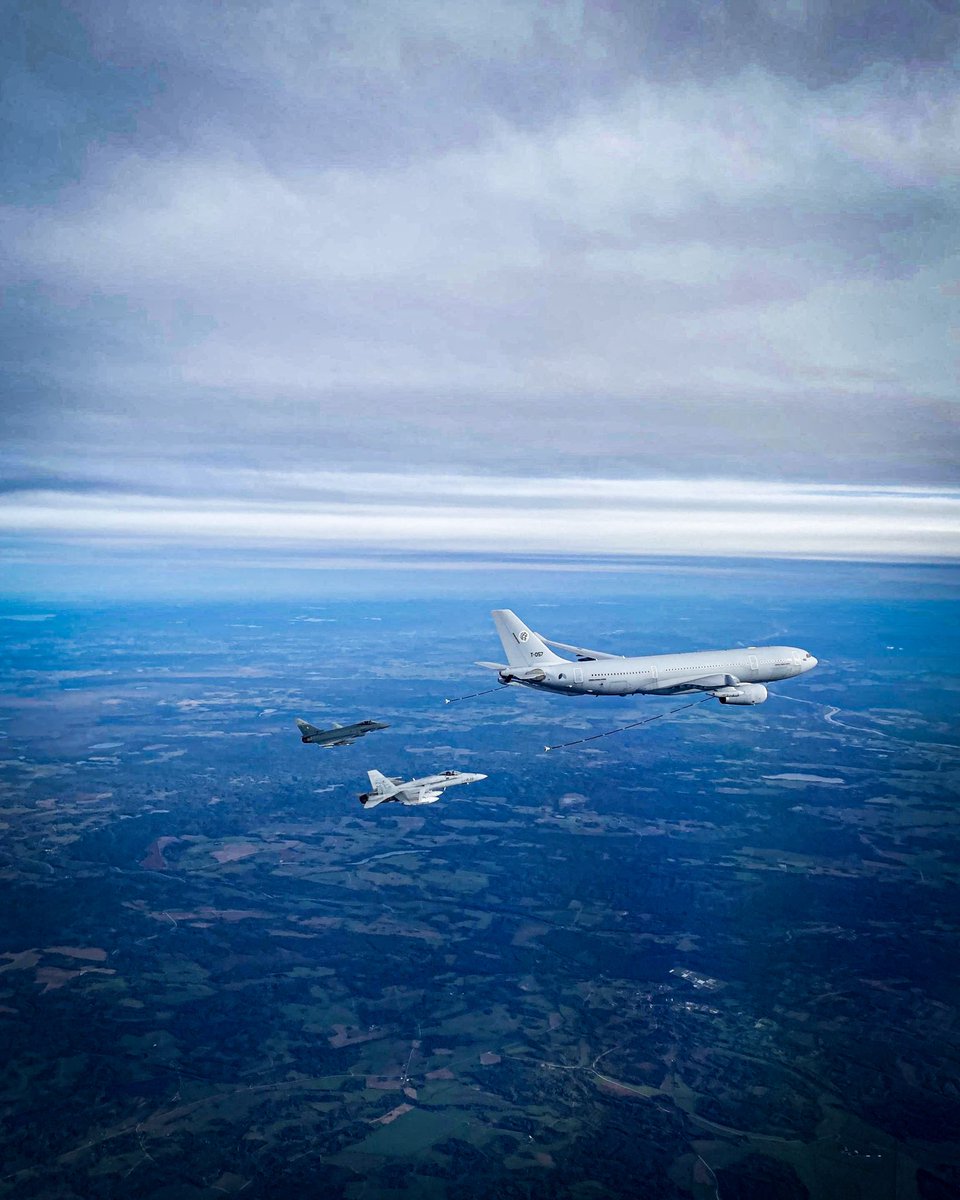 NATO Allies 🇫🇮 🇩🇪 🇮🇹 🇱🇻 🇪🇸 conducted live-fly training over Latvia

The jets and support aircraft practiced common Quick Reaction Alert procedures to further develop integration and readiness to protect NATO airspace in the Baltic Sea region

🔗 ac.nato.int/archive/2024/m…