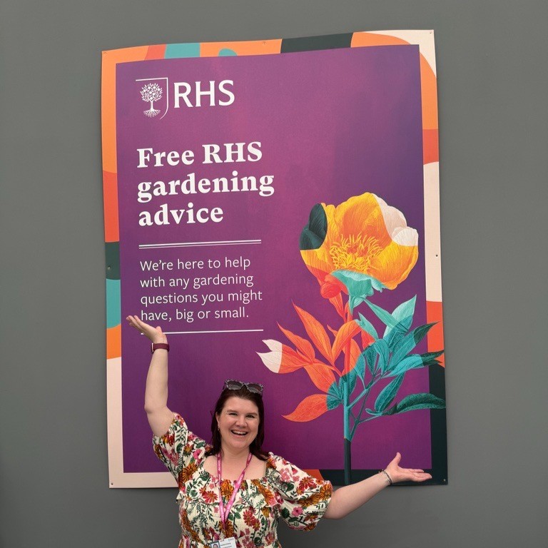 Whether your houseplants aren't thriving or you need a flower identifying, our Horticultural Advisor Becky Mealey is ready for your questions!

Post your photos and queries below, and Becky will provide her expert advice between 12-2pm today 🍂 

#RHSClinic