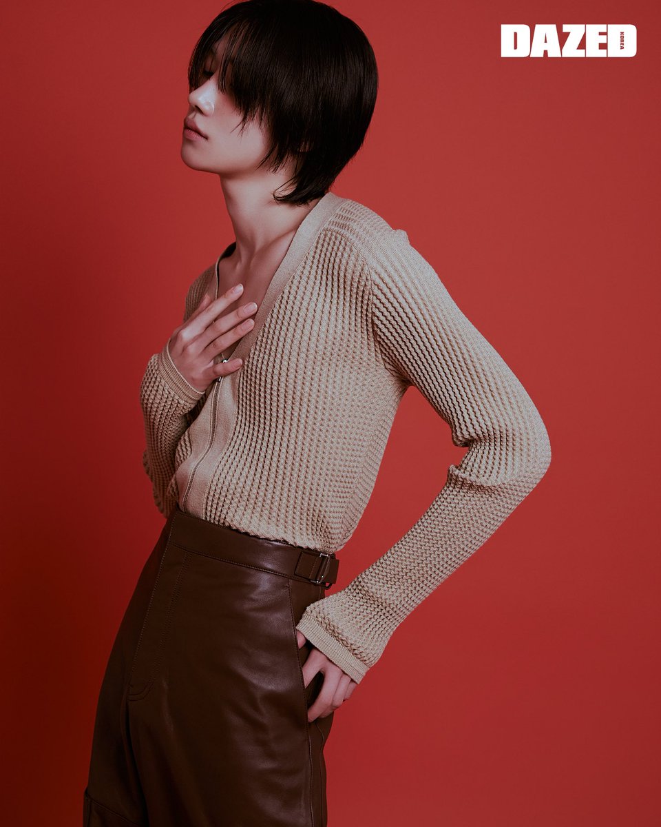 NEW, 찬란할

밤하늘의 별은 셀 수 없잖아. 뉴가 하고 싶은 것도 그래.

You can't count the stars in the night sky, and that's what New wants to do.

#더보이즈 #뉴 #THEBOYZ #NEW

Discover more in <DAZED> KOREA OCTOBER 2024 ISSUE.