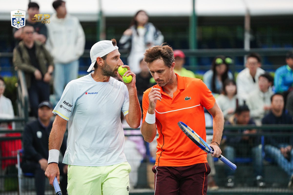 gonzalezsanty's tweet photo. Una gran batalla y un gran partido y estamos en cuartos de final!!!! El jueves en busca de las semifinales @SH_RolexMasters @atptour #shanghai #china
@Suzuki_Mex @Telcel @OPPOMexico #cafiver @lululemonMX https://t.co/awLrdAx22z