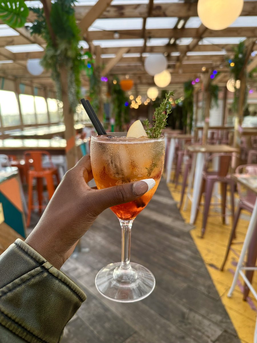Our cocktail of the month is.... the AUTUMN APEROL SPRITZ!

The nation's fave cocktail has been given an Autumnal makeover! Head on up for the remix: 
Aperol, cider and soda. Garnished with apple and thyme!

#AutumnAperolSpritz #Autumncocktails #rooftopbar #cocktailbarlondon