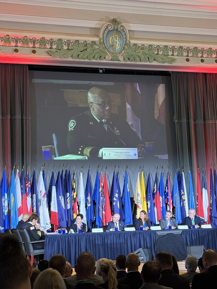 Tobia698's tweet photo. Fire Chief @ChiefJohnButler speaks powerfully about the need to develop new strategies to recruit and retain the very best and brightest to carry our mission of serving our communities forward. A once-in-a-generation leader. @USMC @ffxfirerescue @vfca https://t.co/Sv3syZx1aw