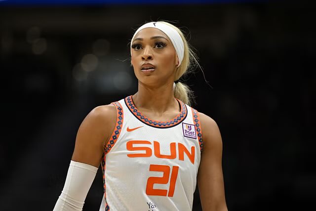 SharpPicksDaily's tweet image. WNBA POTD 🚨🚨🚨

DiJonai Carrington over 17.5 points + rebounds (-130)

DiJonai Carrington has exceeded 17.5 points + rebounds in 7 of her last 8 games (19.1 points + rebounds/game average).