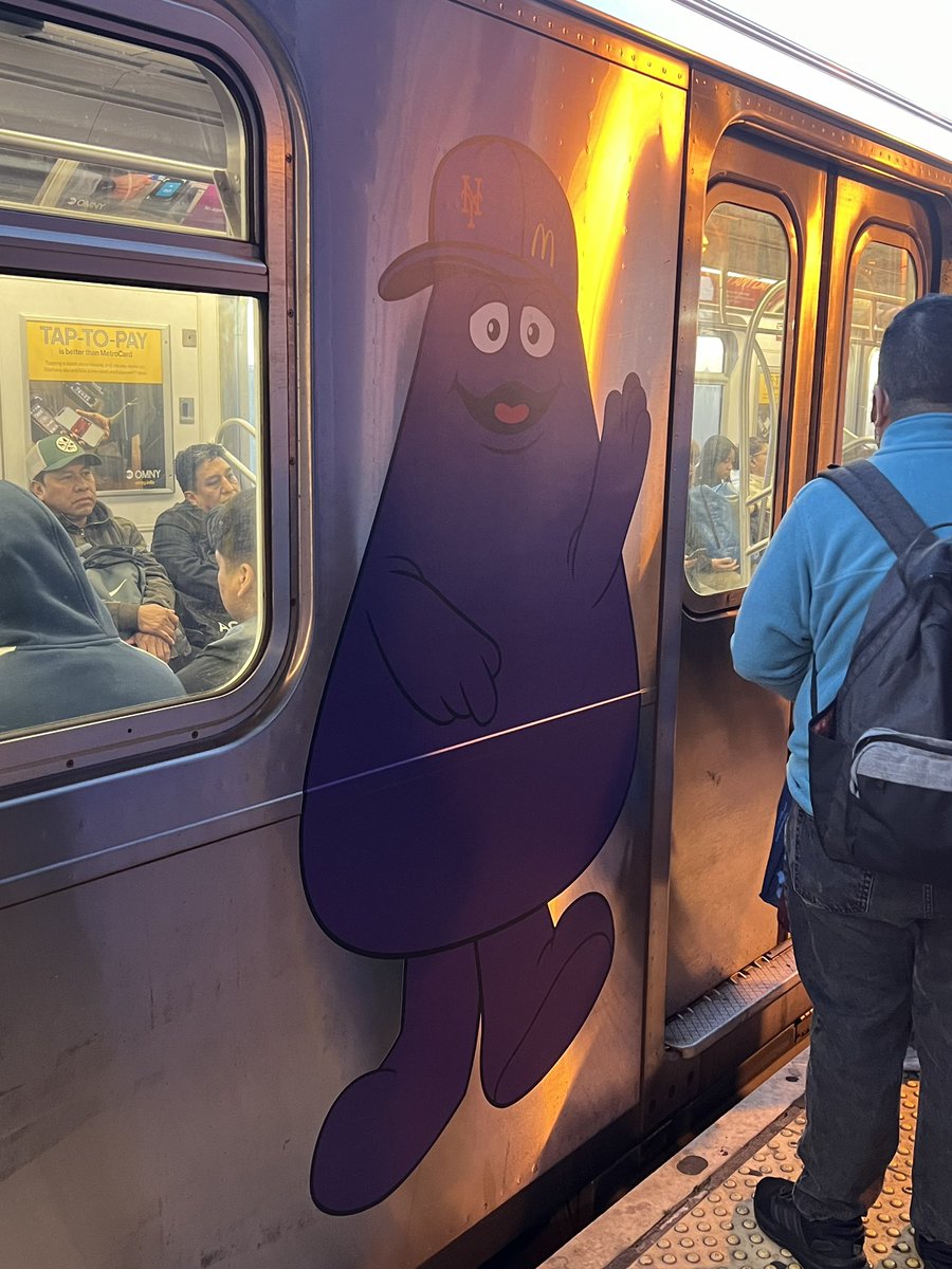 MaxSholl's tweet photo. Confirmed (photo h/t @lotzetastic) #LGM https://t.co/WSQP08pqPF