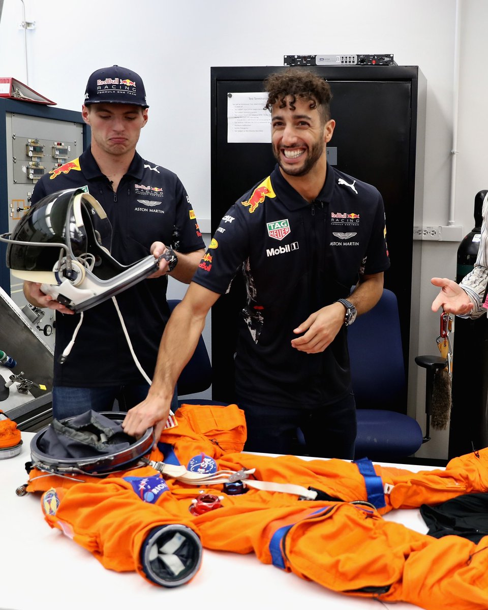 VerstappenCOM's tweet photo. 🔭Max and Daniel reaching for the stars during their 2017 @nasa visit 🧑‍🚀🌙🪐 https://t.co/mTmnzGT1tE