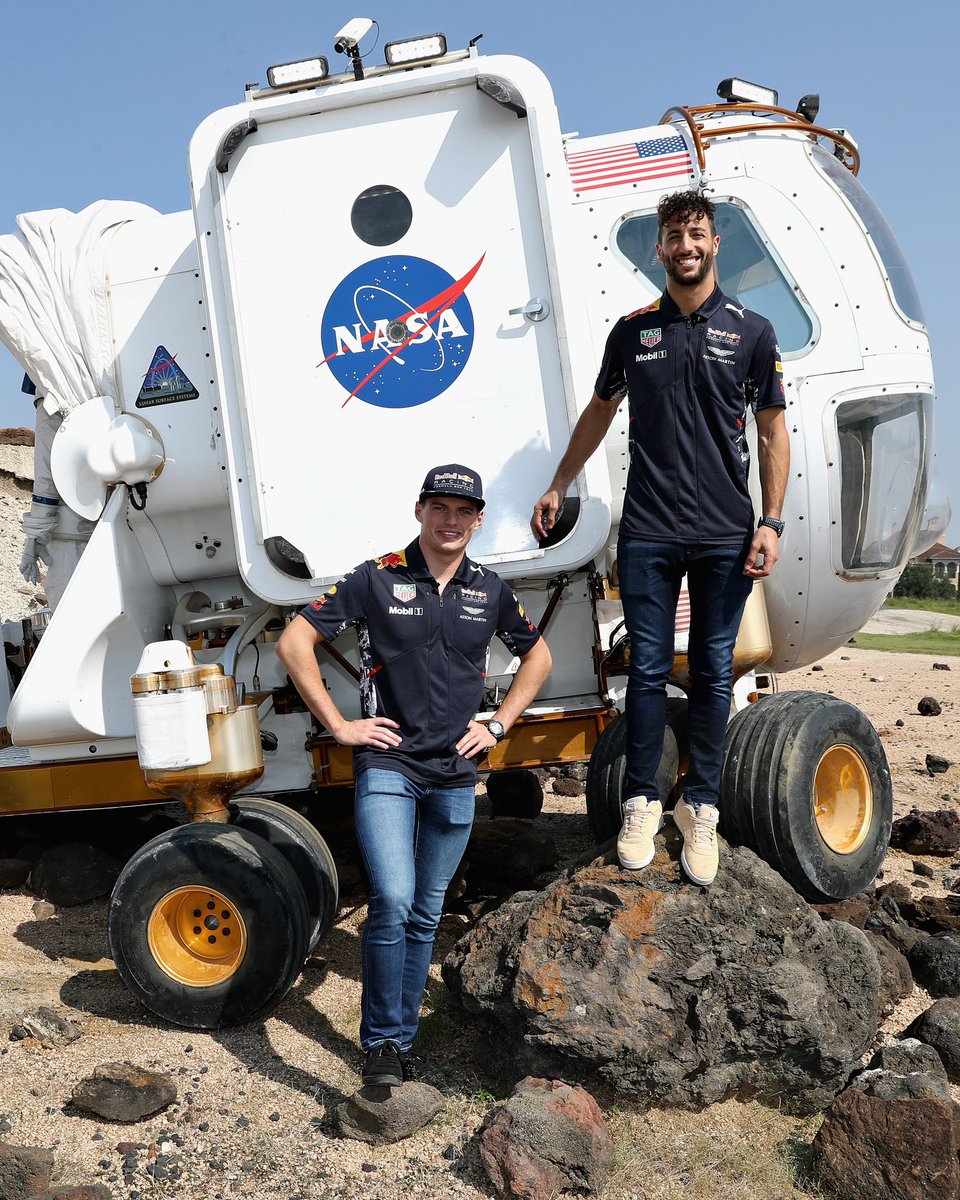 VerstappenCOM's tweet photo. 🔭Max and Daniel reaching for the stars during their 2017 @nasa visit 🧑‍🚀🌙🪐 https://t.co/mTmnzGT1tE