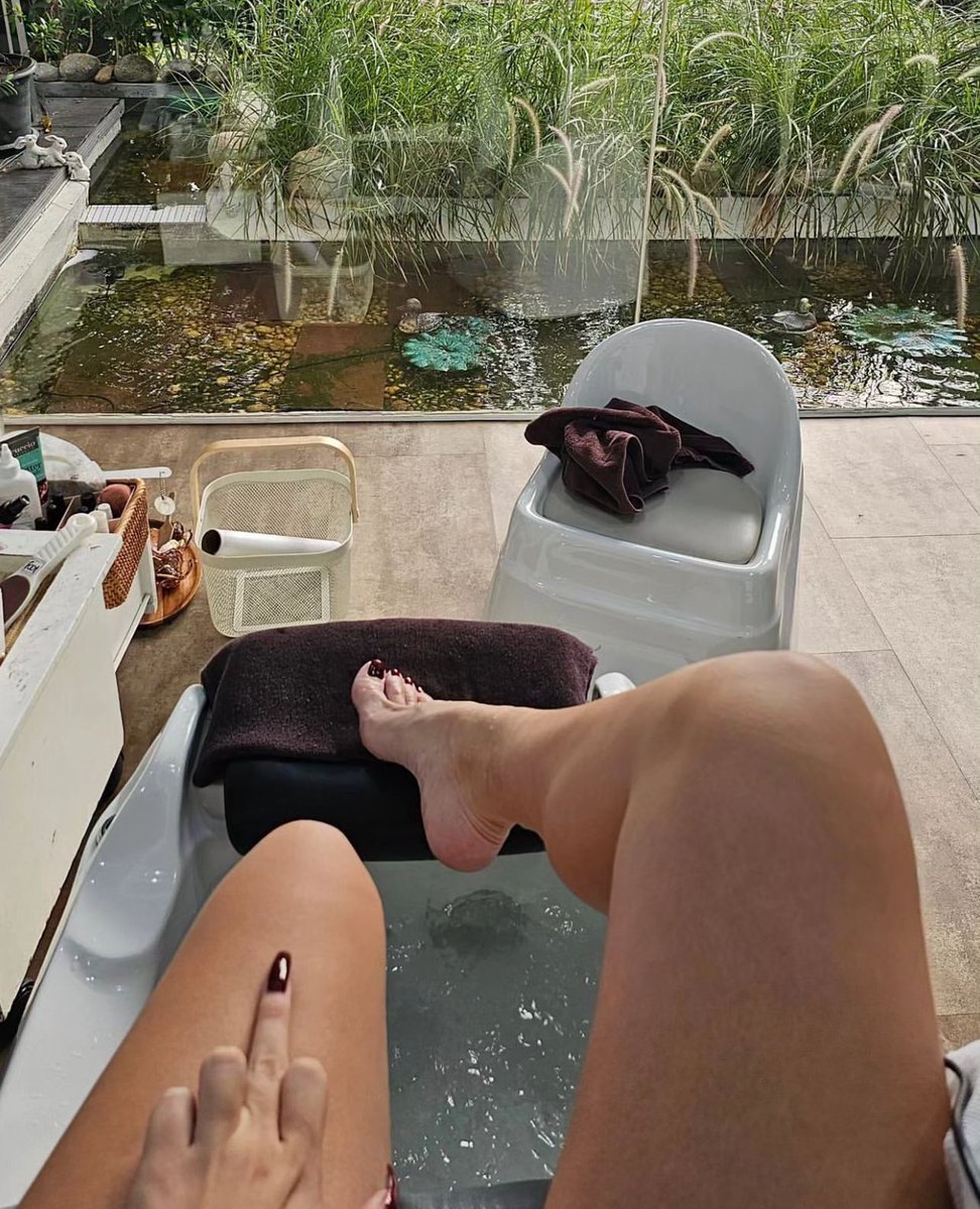 GlamorousQ88343's tweet image. Ready to serve ?  Dm