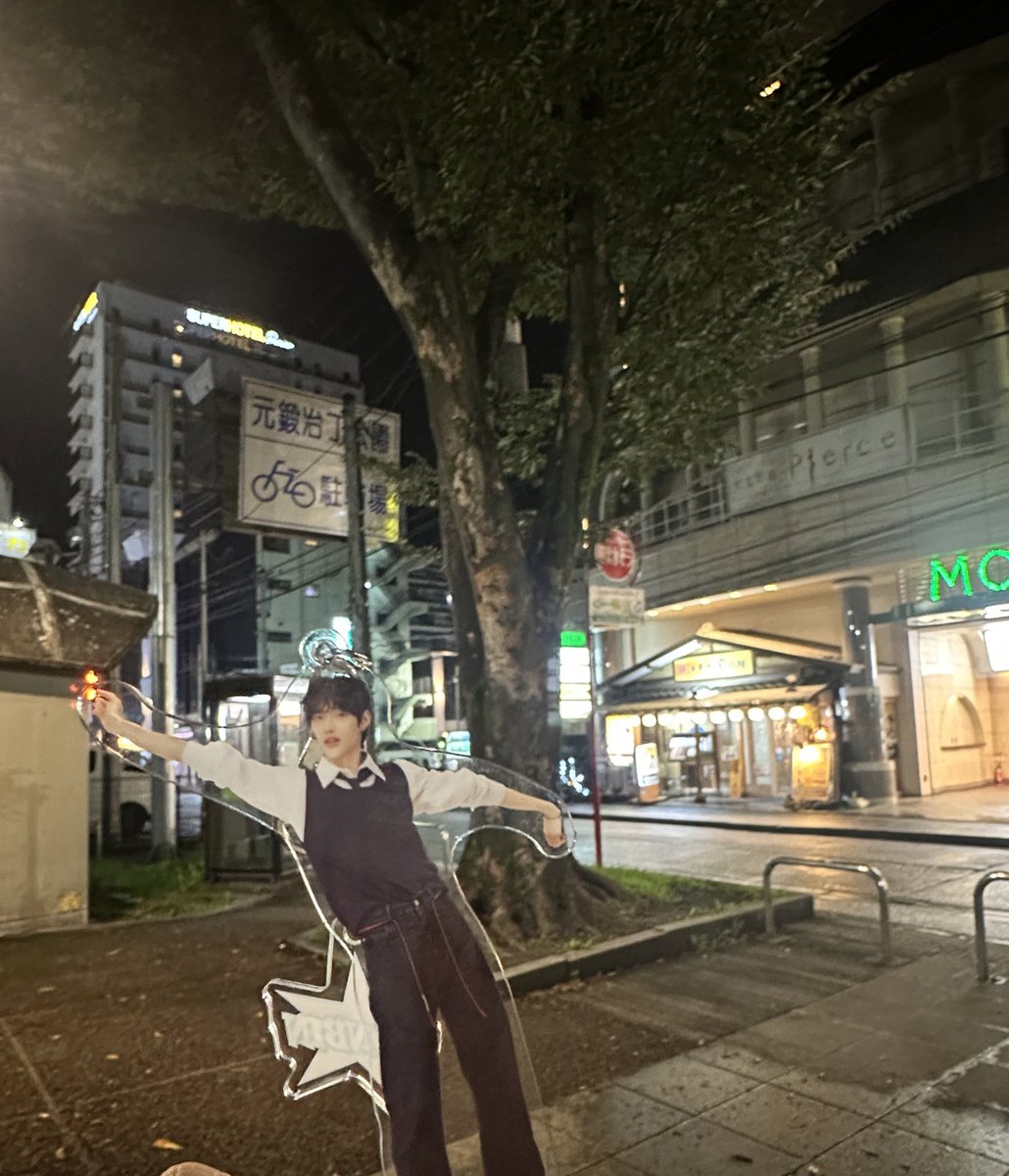 wonwon0302's tweet photo. RIIZE聖地に行ってきたよ🥰 https://t.co/t11Y9CbUUM