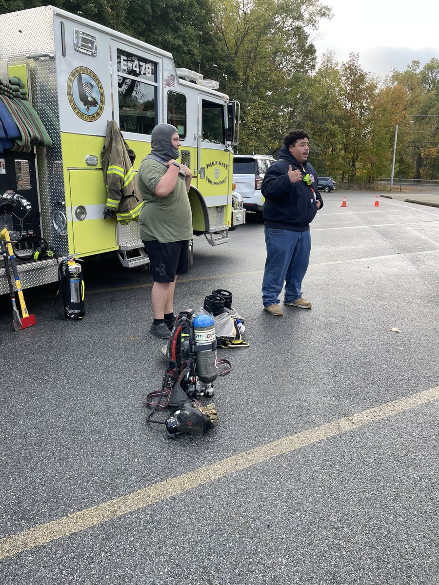 VailsGateFD's tweet image. We love to teach fire prevention! It is important that children can see us in a setting outside of an emergency. This is to ensure that they understand we are always there to help and keep them safe! 🚒